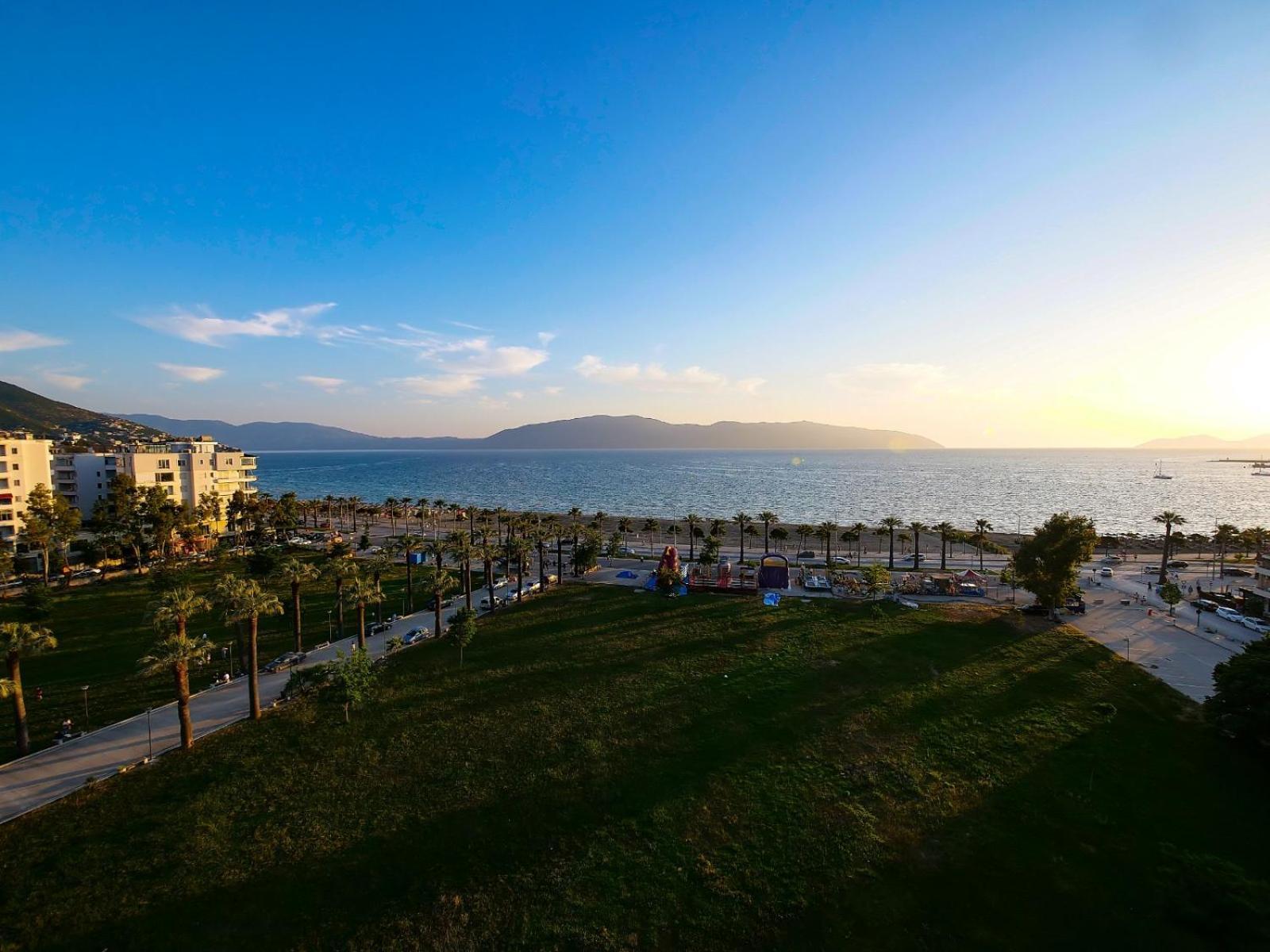Sea Side Apartment Vlorë Extérieur photo