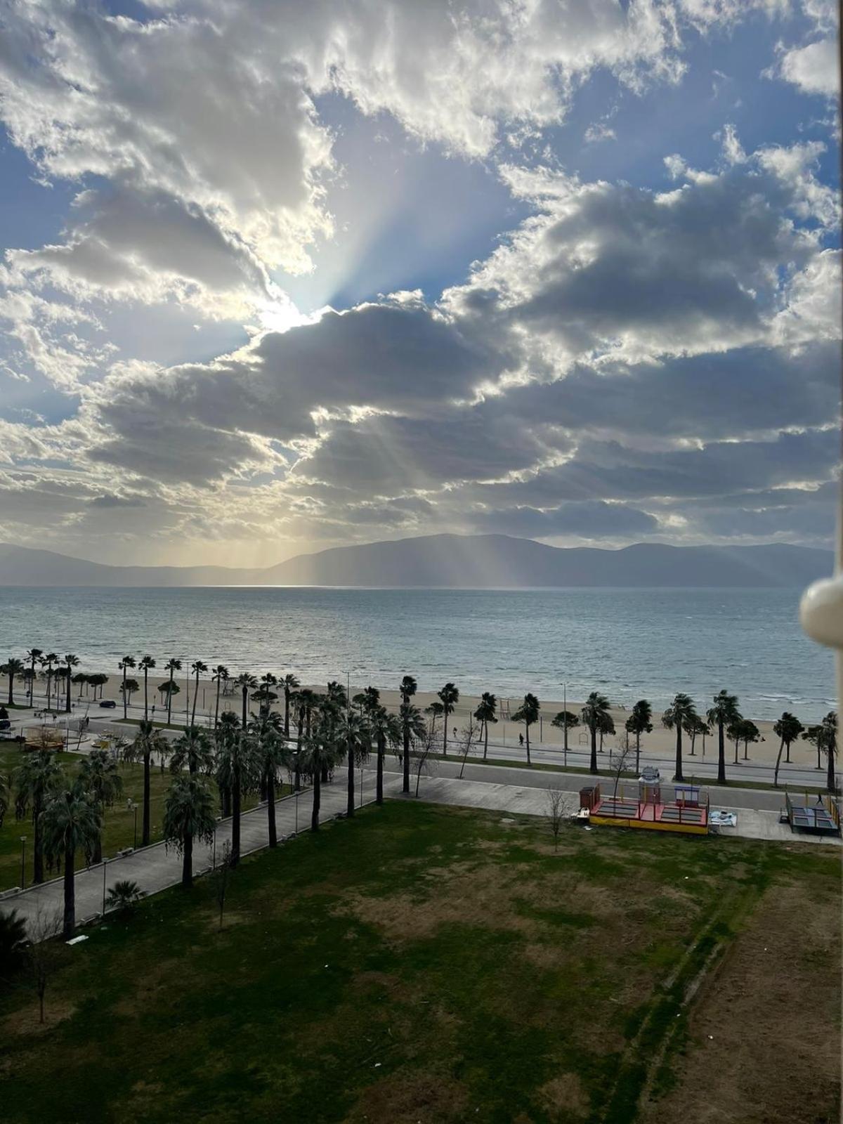 Sea Side Apartment Vlorë Extérieur photo